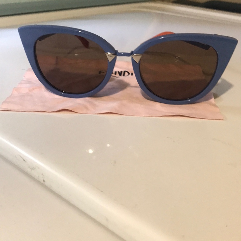 NWOT Fendi Orchidea sunglasses